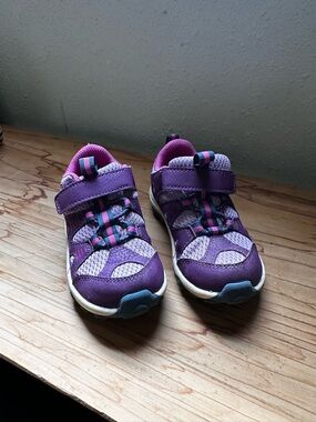 Merrell Trail Chaser 2 Jr. Hiking Shoes – Kids Size US 8 – Berry